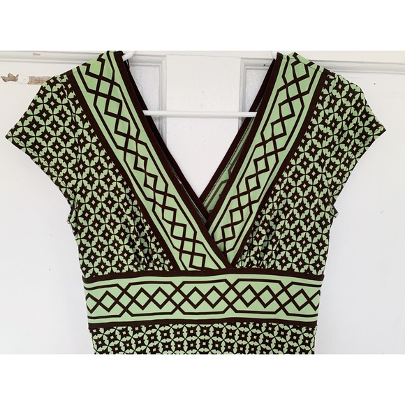 Maggy London All occasion knee length dress, green and brown pattern, Size 4 - Picture 2 of 5